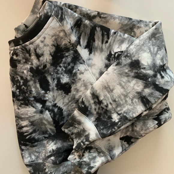 Balance Athletica Tops - The Essence Crew - Balance Athletica l